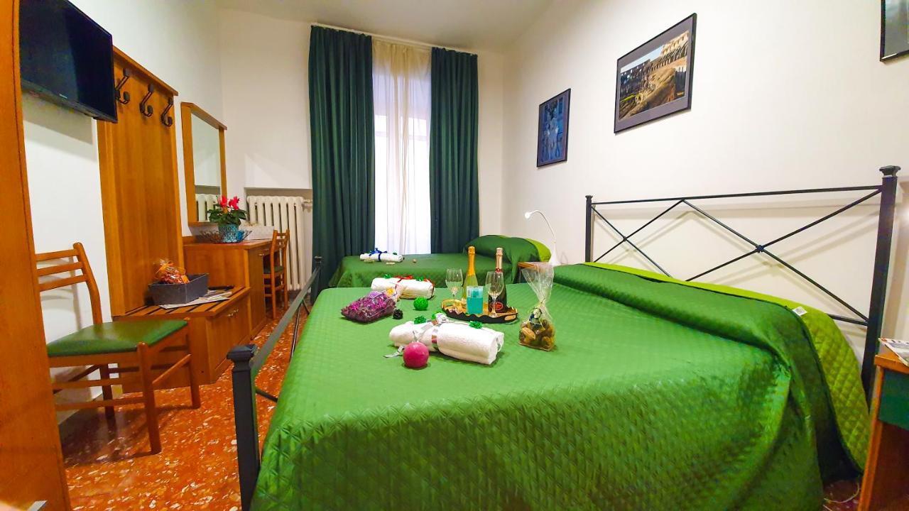 A Casa Simpatia - A Richiesta Parcheggio Gratuito ! Hotel Рим Екстериор снимка