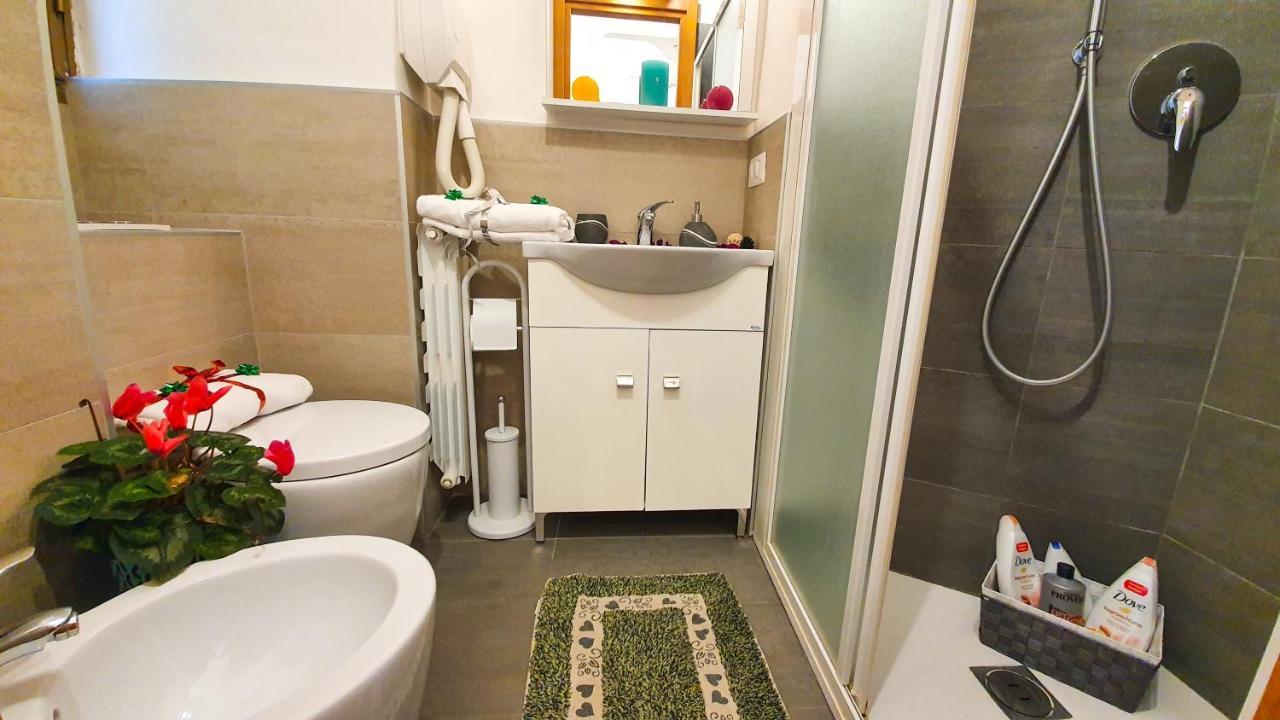 A Casa Simpatia - A Richiesta Parcheggio Gratuito ! Hotel Рим Екстериор снимка