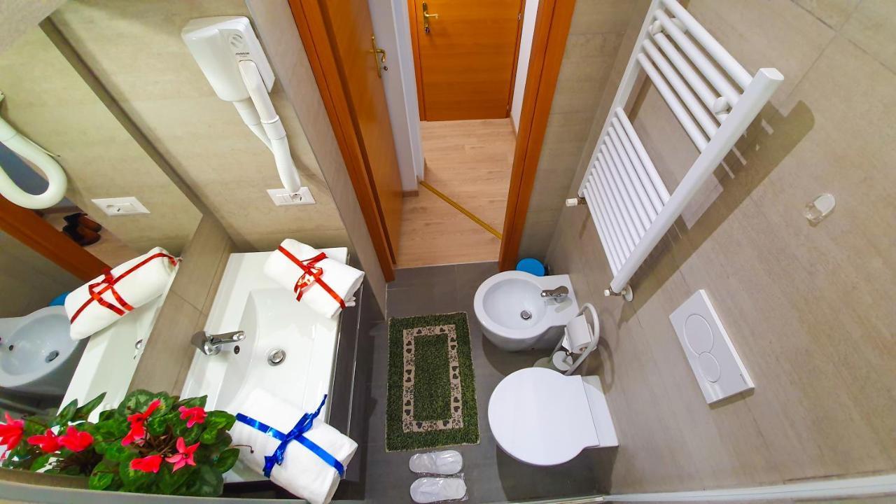A Casa Simpatia - A Richiesta Parcheggio Gratuito ! Hotel Рим Екстериор снимка