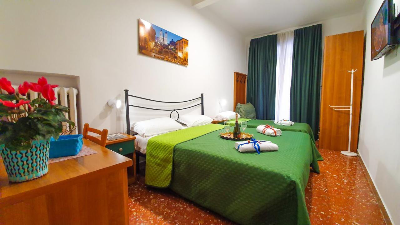 A Casa Simpatia - A Richiesta Parcheggio Gratuito ! Hotel Рим Екстериор снимка